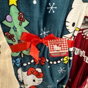 Hello Kitty christmas blanket